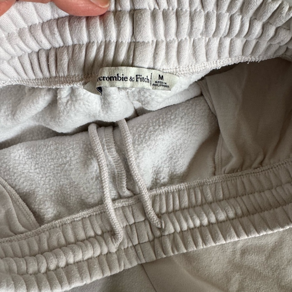 Abercrombie & Fitch sweatshirt material shorts size M